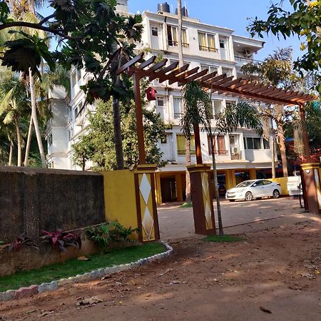 Luxury 2Bhk Apartment Near Calangute Baga Beach With Pool Eksteriør billede